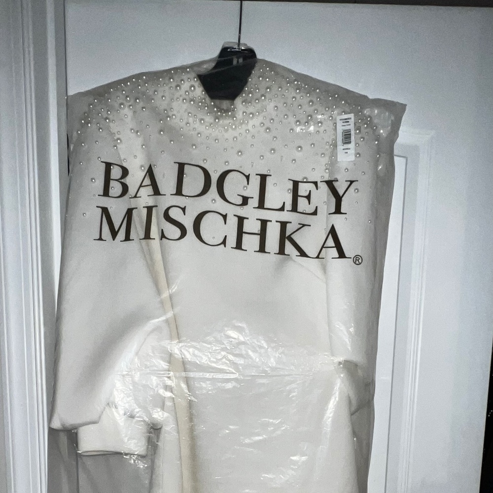 Badgley Mischka White Balloon Sleeve Pearl Adorned Cocktail Dress